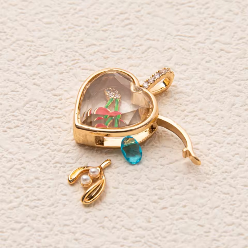 SweetLocket™ Because every heart holds a story.